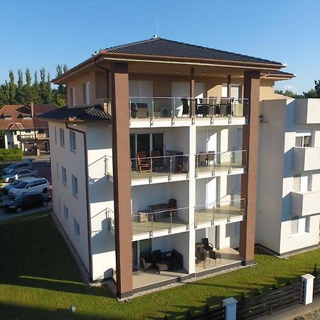 Laguna Beach Apartmanok Siofok Dış mekan fotoğraf