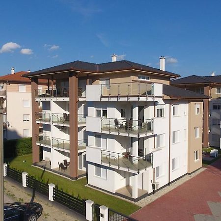 Laguna Beach Apartmanok Siofok Dış mekan fotoğraf